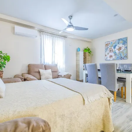 Casa El Califato De * קורדובה